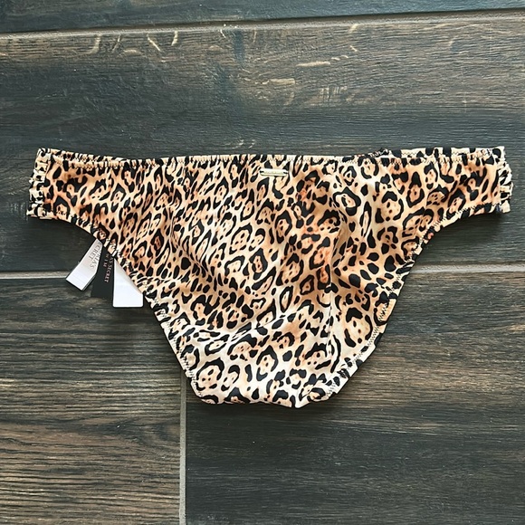 Bottom only 💖Victoria’s Secret Bikini - Picture 4 of 9